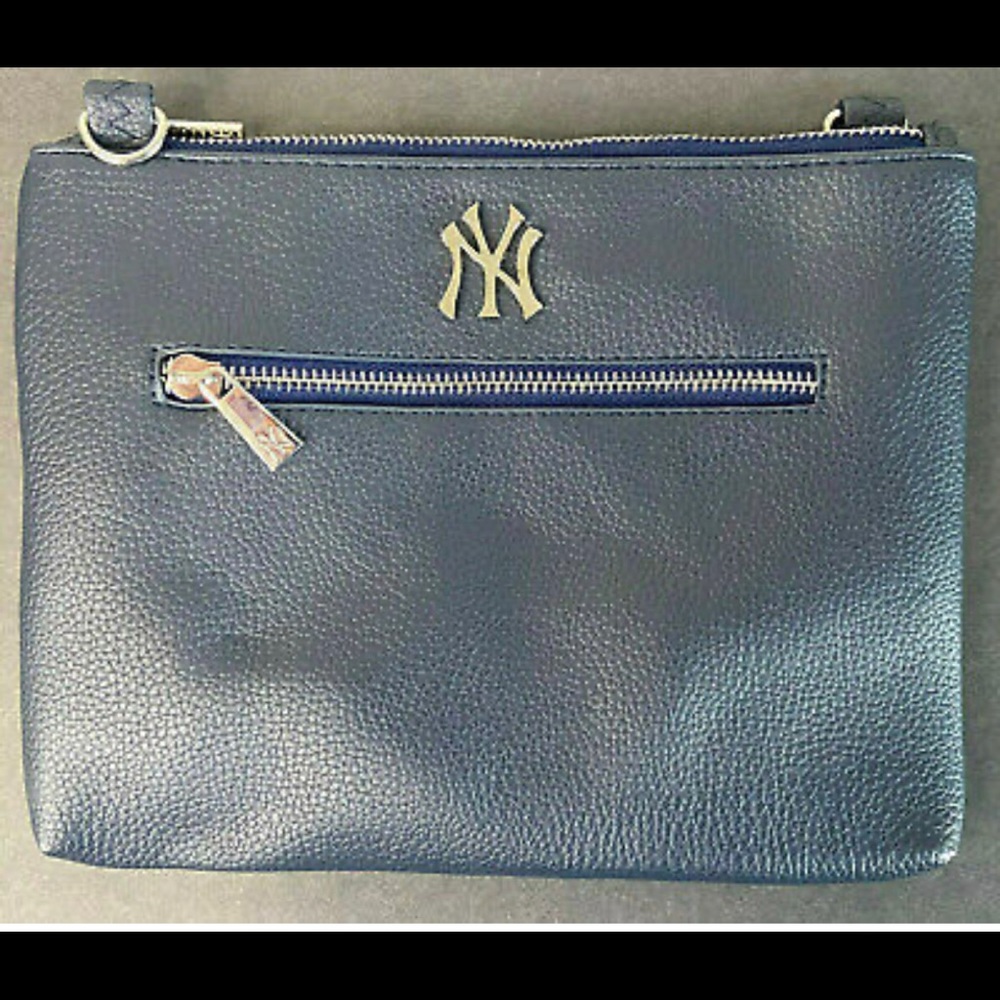 Navy Blue New York Yankees Women’s Purse; Pocket Book Bag Handbag 9”w x 7”H NWOT - Picture 2 of 9